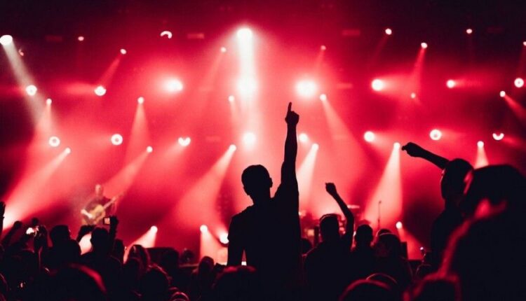 حضور پرشور آحاد جامعه در کنسرت های موسیقی/ سرفراز در مردم مداری و نشاط آفرینی