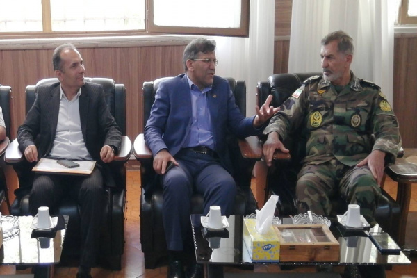 دیدارمدیر مخابرات منطقه فارس با فرمانده ارشد نظامی استانهای فارس و کهگیلویه و بویراحمد