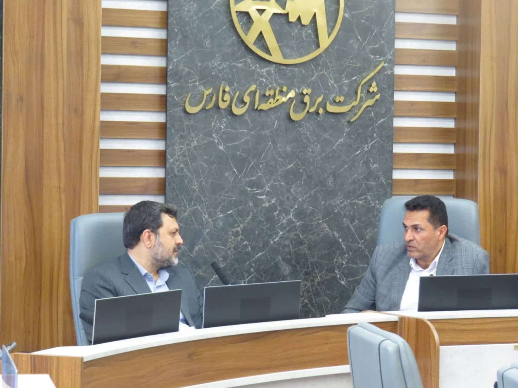 بازدید رئیس صدا و سیمای فارس از برق منطقهای و تأکید بر همکاری برای فرهنگسازی مصرف بهینه انرژی