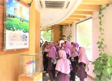 بازدیدسفیران استاندارد دبستان معارف شیراز از واحد تولیدی پگاه فارس