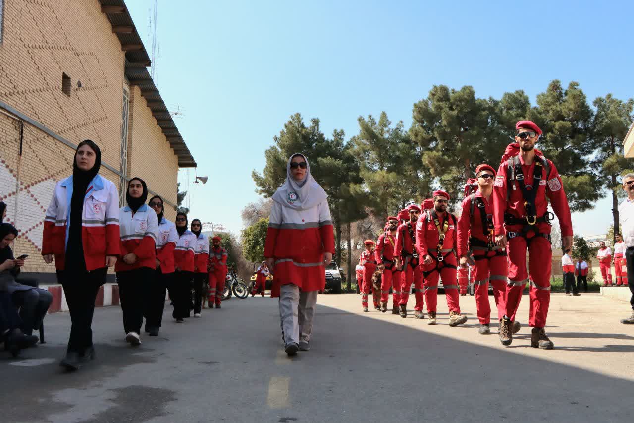 اعزام تیمهای واکنش سریع و بالگرد هلالاحمر فارس به بندرعباس