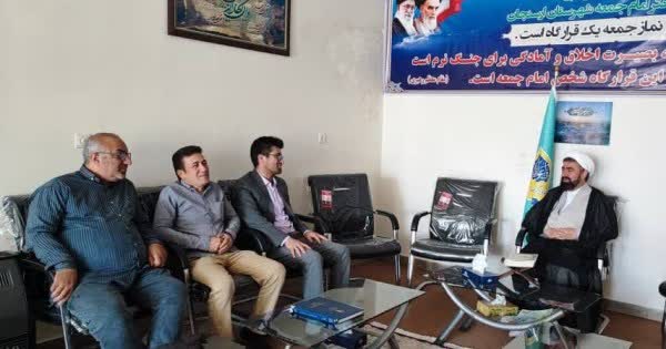 دیدار رئیس منابع آب و امام جمعه ارسنجان