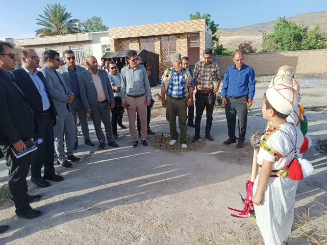 آغاز برچیده شدن مدارس سنگی استان از آتشکده فیروزاباد