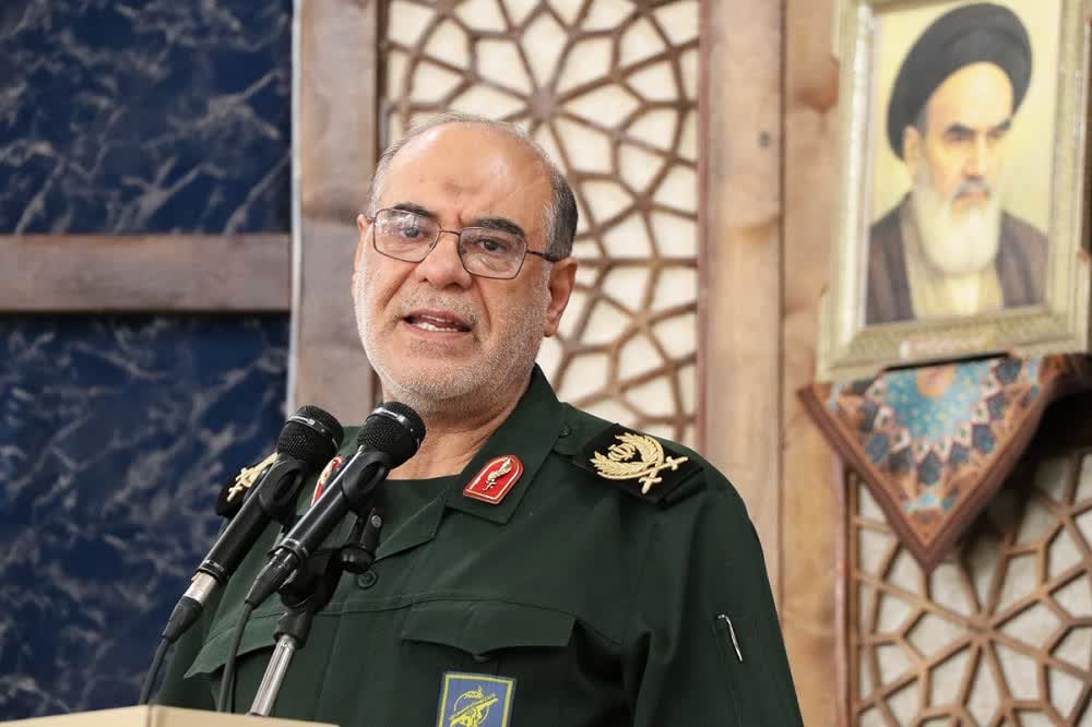 ایمان جوانان مانع از سقوط در برابر بیگانگان می شود