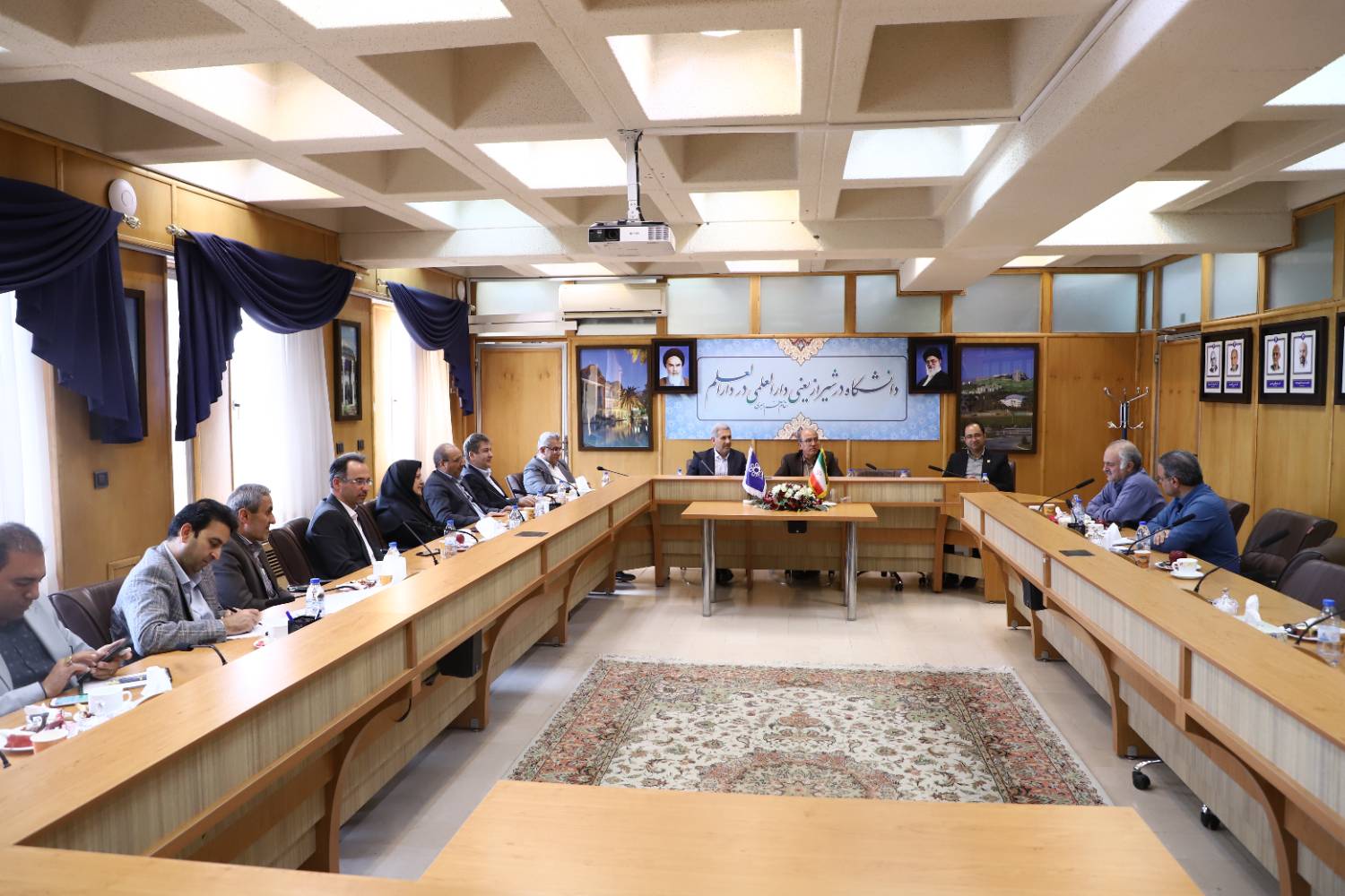 تاکید بر تعامل و همگرایی جامعه دانشگاهی در راستای ارتقای دانشگاه ها و سربلندی استان و کشور