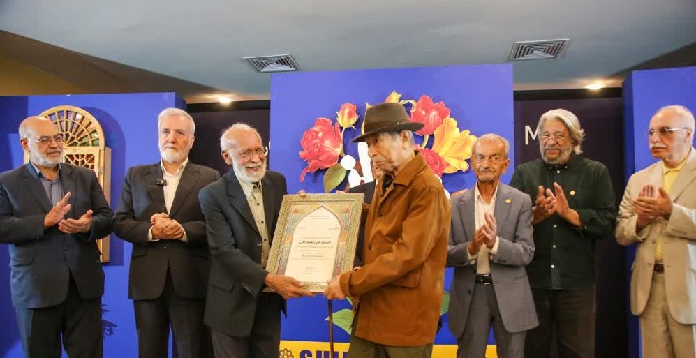 کارهای هنری دریچه تنفسی برای جامعه است