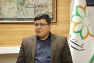 پاکسازی علف‌های هرز در قالب پویش “نجات طبیعت” به منظور پیشگیری از آتش‌سوزی در مناطق یازده‌گانه شهرداری شیراز 