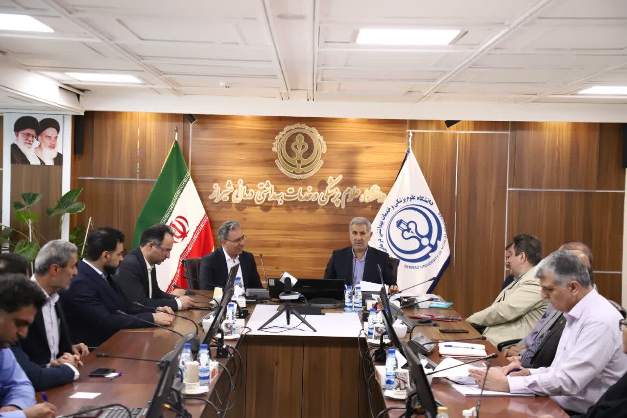 تاکید بر توسعه فناوری و حمایت از محصولات دانشبنیان در نشست رئیس دانشگاه علوم پزشکی شیراز و دبیر ستاد گیاهان دارویی معاونت علمی ریاست جمهوری