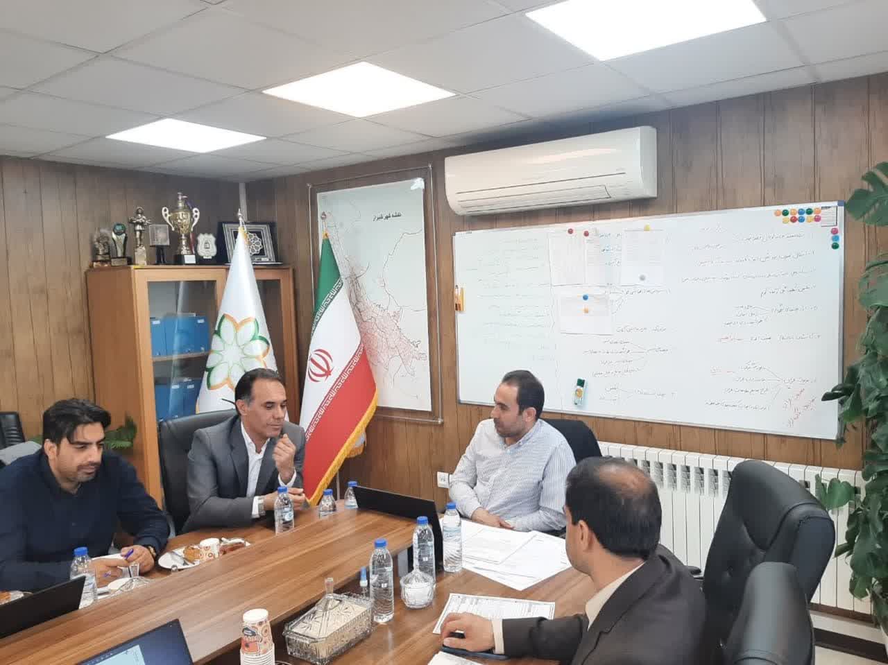 تجمیع و ساماندهی دکلهای مخابراتی شیراز در دستور کار مدیریت شهری