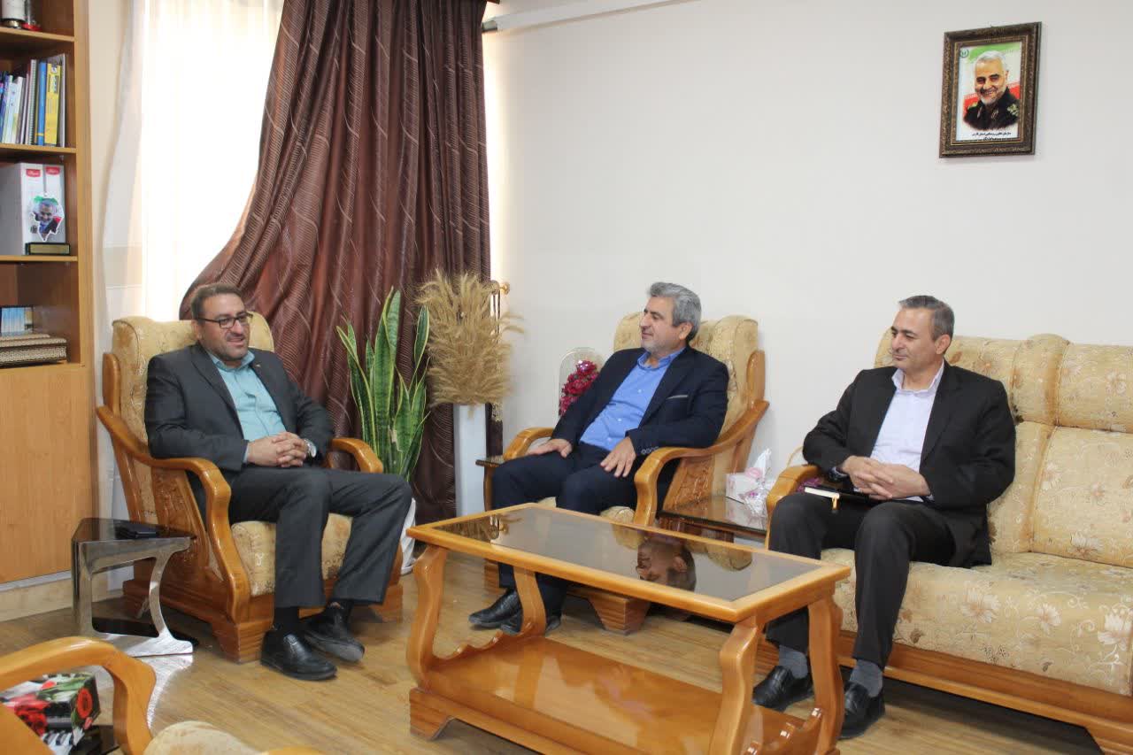 بررسی ظرفیتهای تجارت الکترونیک در جلسه مدیران پست و تعاونی روستایی فارس انجام شد