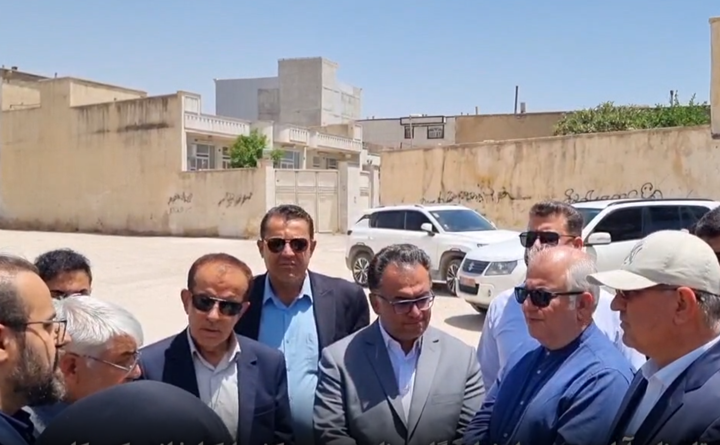 بازدید نماینده کازرون و کوهچنار از کتابخانه مرکزی کازرون