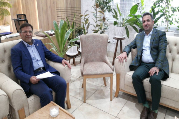 تاکید بر همکاری مخابرات و راه و شهرسازی فارس برای توسعه ارتباطات و فیبرنوری