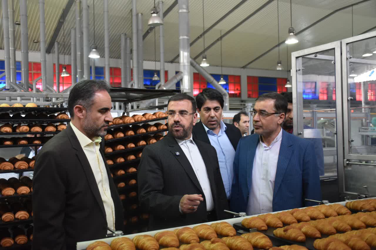 بازدید استاندار فارس از واحدهای تولیدی و صنایع  غذایی شهرک صنعتی بزرگ شیراز