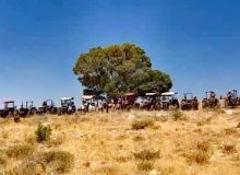 حماسه آفرینی تراکتورداران دشمن زیاری در بزرگترین برنامه آتش‌بُر مردمی کشور
