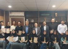 تجلیل مجمع خیرین شهرساز و فرهنگ‌ساز شیراز از نوجوانان نخبه یک مؤسسه مردم‌نهاد