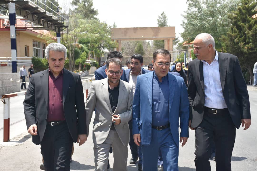 مشکلات کارخانه ها در کارگروههای تخصصی پیگیری می شود