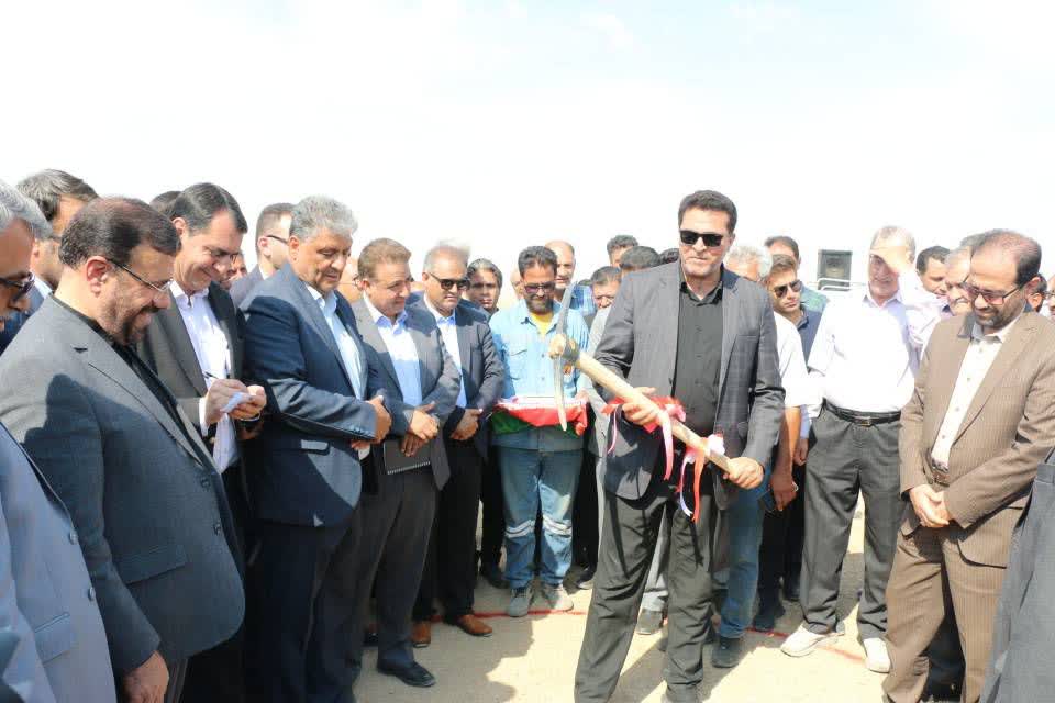 عملیات اجرایی ساخت نیروگاه خورشیدی ۱۵ مگاواتی در شهرستان خرم بید