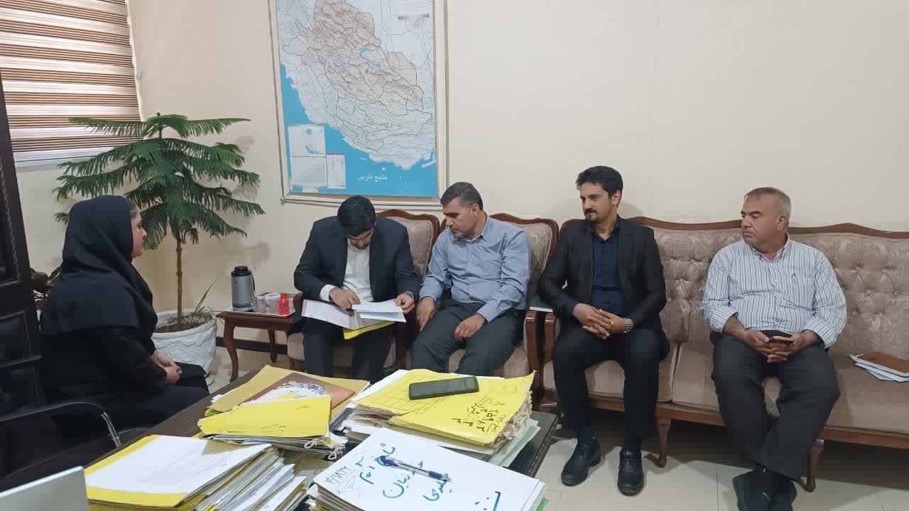 صدور اسناد مالکیت ثبتی ، اقدامی برای قانونمند سدن معاملات در شهرستان شیراز