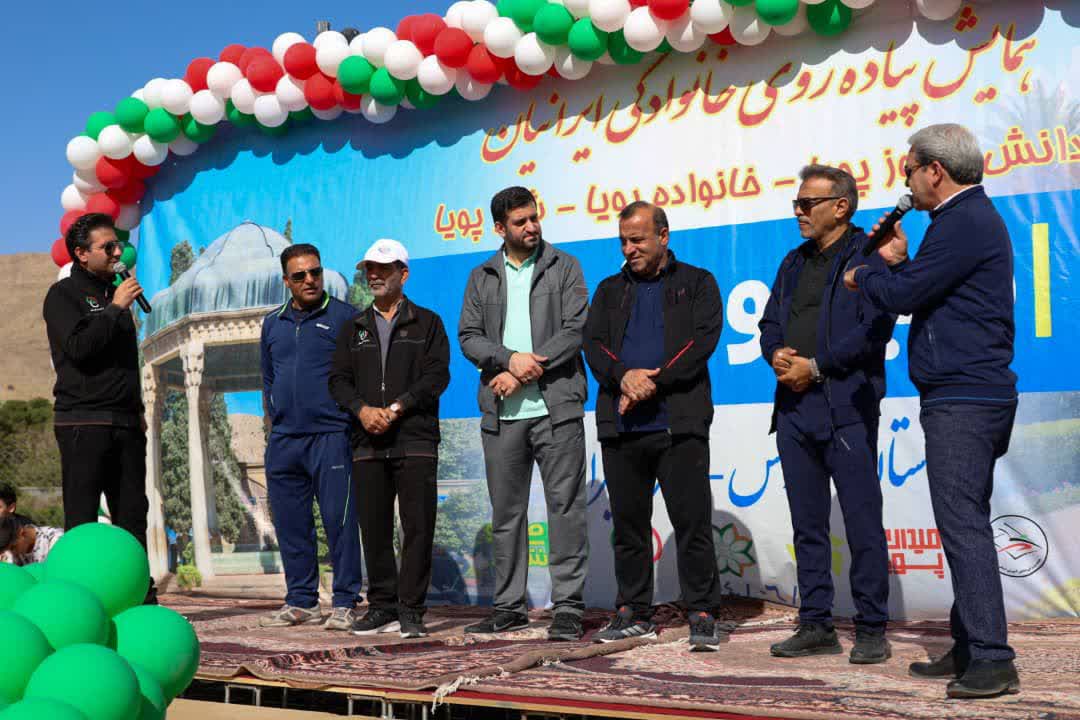 مشارکت بیش از ۳ هزار دانش آموز، فرهنگی و‌ خانواده شیرازی در برنامه شهر پویا