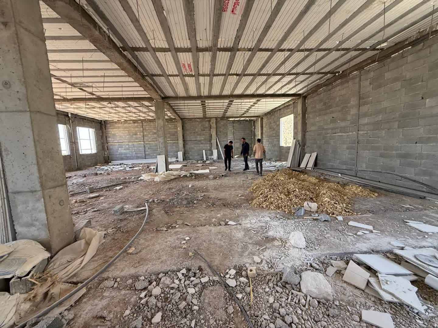 پیشرفت چشمگیر پروژه فرهنگی-مذهبی مقبره شهید گمنام دراک/ این سالن ظرفیت برگزاری رویدادهای شهری را ارتقا میدهد