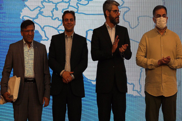 درخشش مخابرات فارس در گردهمایی مدیران مخابرات ایران و ارتباطات سیار و کسب رتبه برتر حوزه فنی ارتباطات سیار کشور