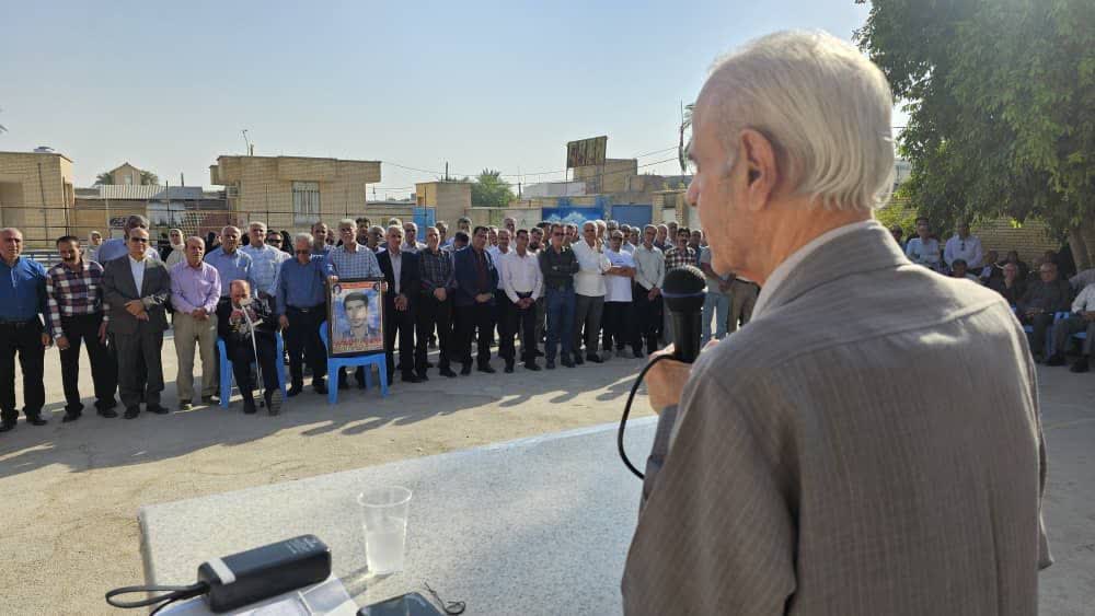 دانشآموزان دهه ۴۰ و ۵۰ نیمکتنشین شدند