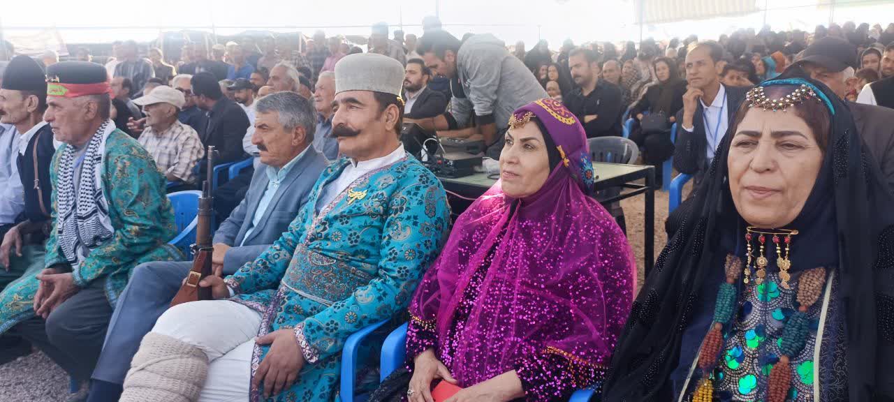 جشنواره بومی، محلی و همبستگی اقوام شهرستان خرامه برگزار شد