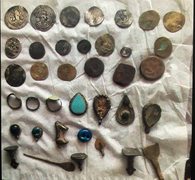 کشف مقادیر زیادی اشیاء عتیقه و تاریخی در شهرستان داراب