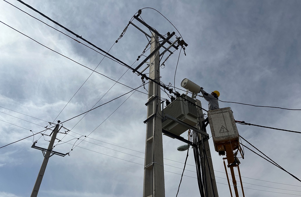 برگزاری مانورجهادی تعمیرات ترانسفورماتورهای مخاطره آمیز شهرستان داراب