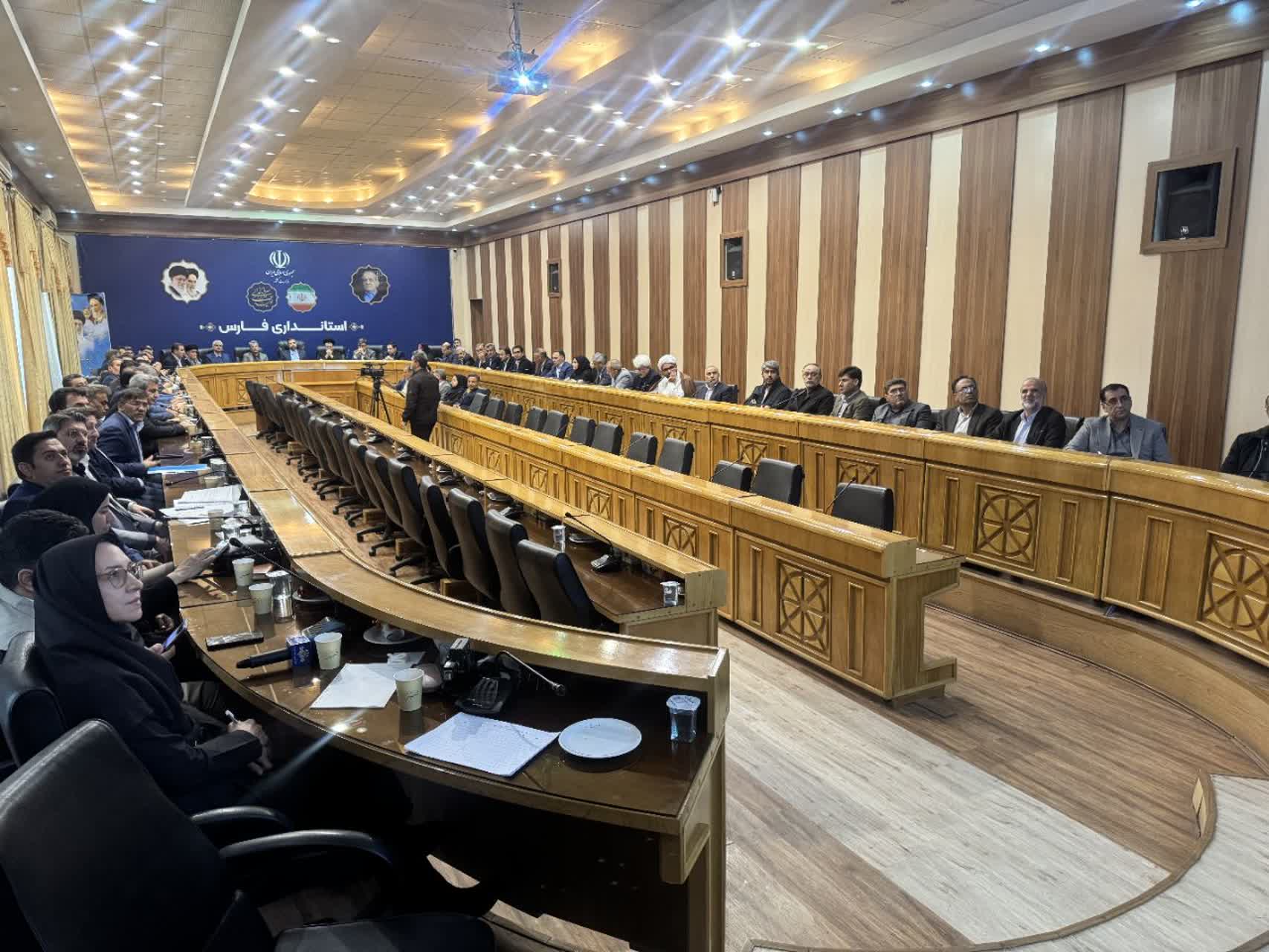 جلسه شورای اداری عشایر استان فارس به ریاست استاندار برگزار شد/دولت بهدنبال ارتقای جایگاه سازمان امور عشایر است نه انحلالِ آن