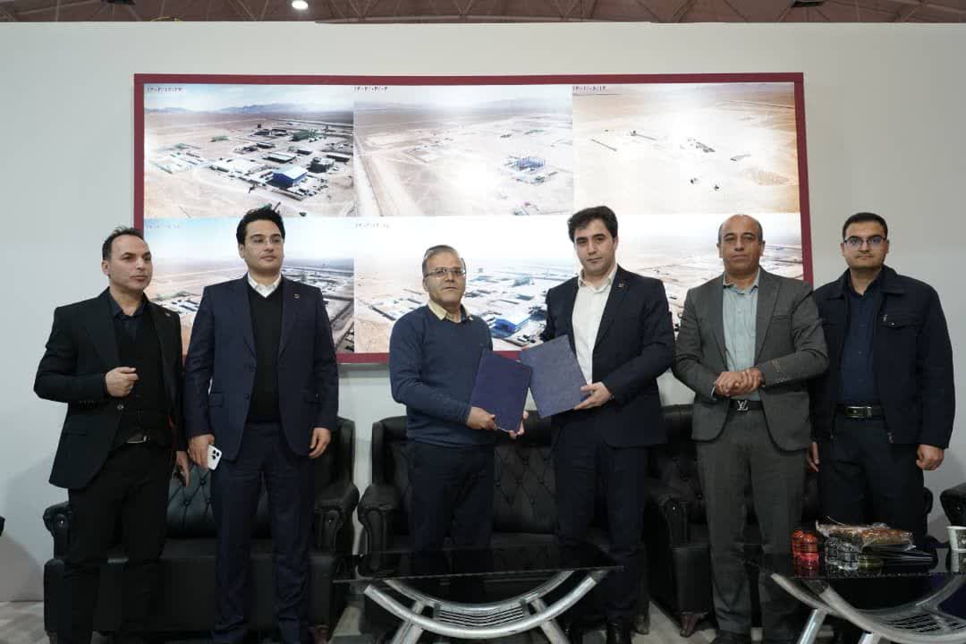 تقویت پیوند صنعت و دانشگاه با تفاهمنامه همکاری فولاد اقلید پارس و مرکز آموزش عالی