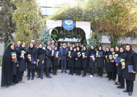 گرامیداشت میلاد حضرت فاطمه زهرا(س) و روز زن با تجلیل از بانوان پگاه فارس