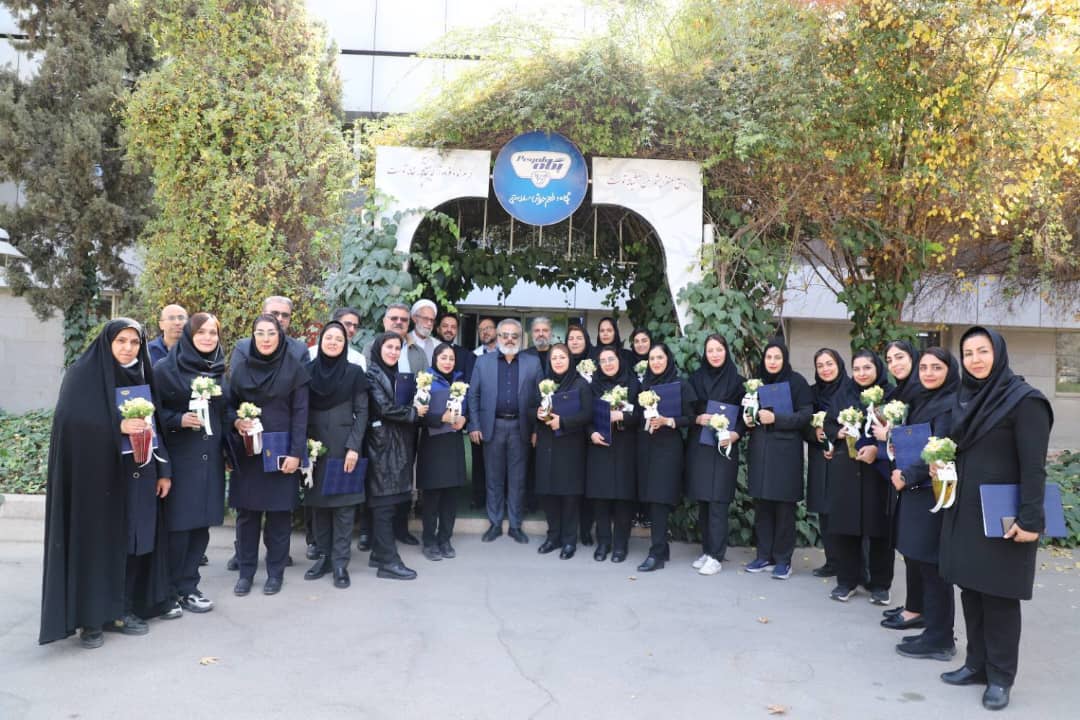 گرامیداشت میلاد حضرت فاطمه زهرا(س) و روز زن با تجلیل از بانوان پگاه فارس
