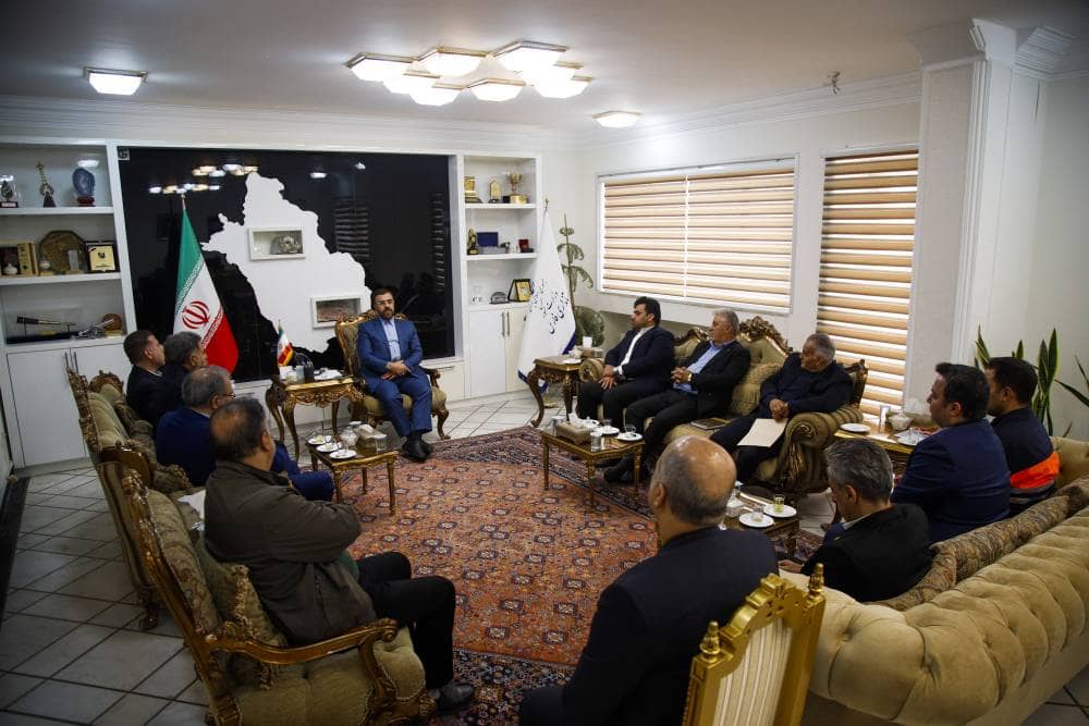 دیدار مدیرکل و فعالان راهداری و حمل ونقل جاده ای با استاندار فارس به مناسبت هفته حمل‌ونقل