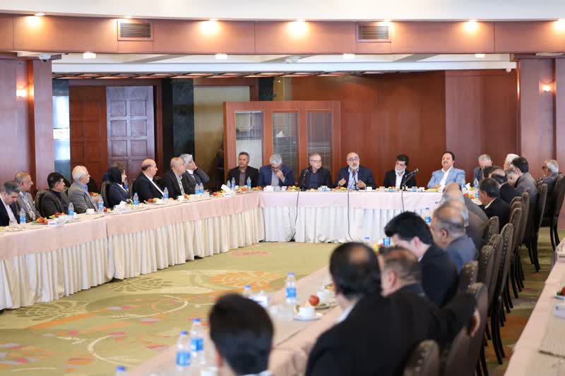 تنها راه برون‌رفت اقتصاد استان، گردشگری است / هتلداران باید با اقتدار از حریم سرمایه‌گذاری خود دفاع کنند