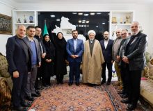 نباید اجازه داد مردم هویت تاریخی خود را گم کنند