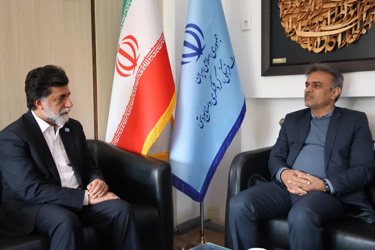 تأکید بر تقویت هویت فرهنگی دانش‌آموزان در دیدار مدیر کل آموزش‌وپرورش فارس