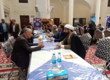 میز خدمت اداره کل تبلیغات اسلامی فارس در حرم شاهچراغ(ع) به مناسبت دهه فجر