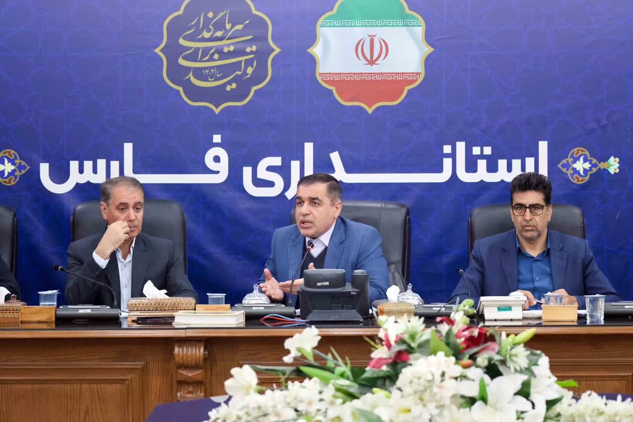 کالاهای اساسی مورد نیاز مردم با رعایت عزت و احترام توزیع شود