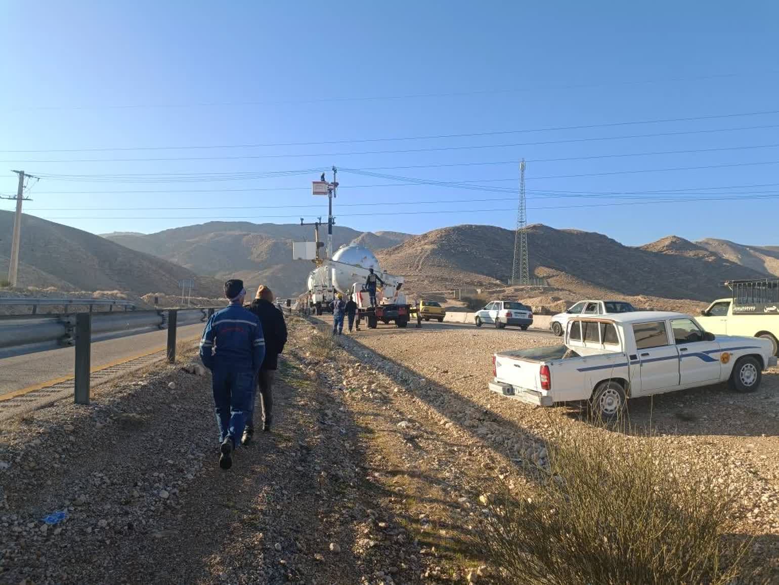 عبور بزرگ‌ترین بار ترافیکی کشور از لارستان با حداقل اختلال در برق‌رسانی