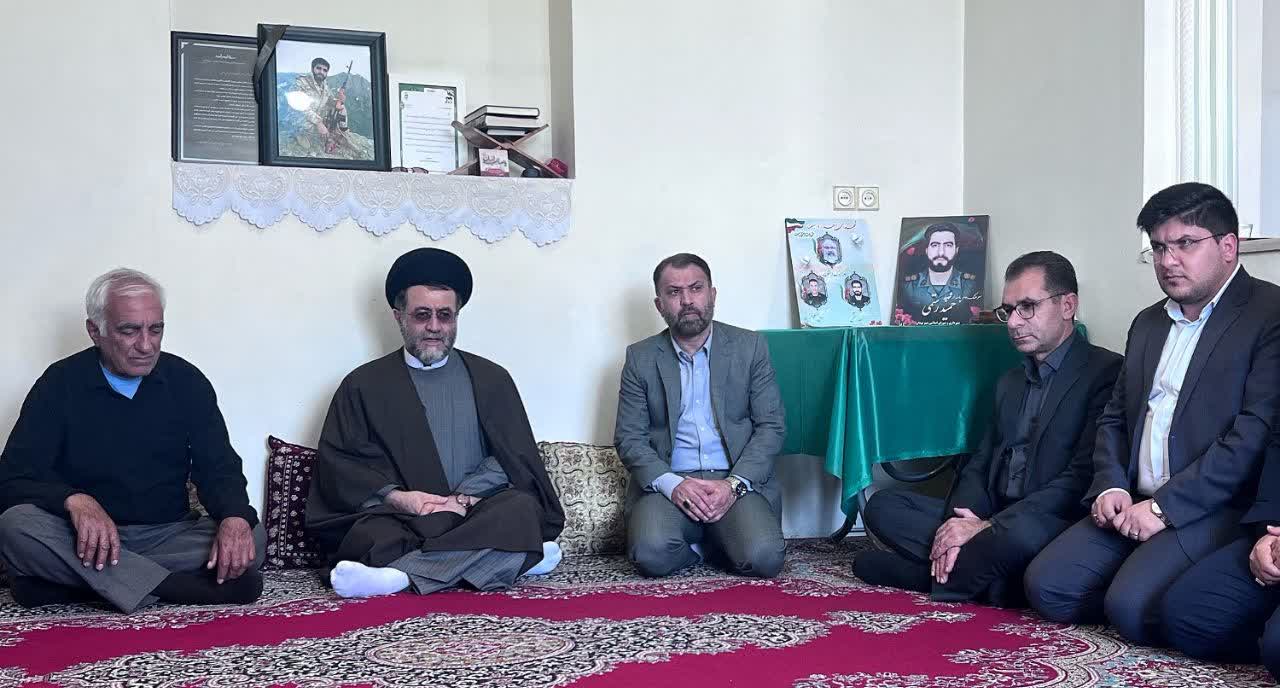 رئیس کل دادگستری استان فارس با جانباز ان و خانواده شهدای امنیت دیدار کرد